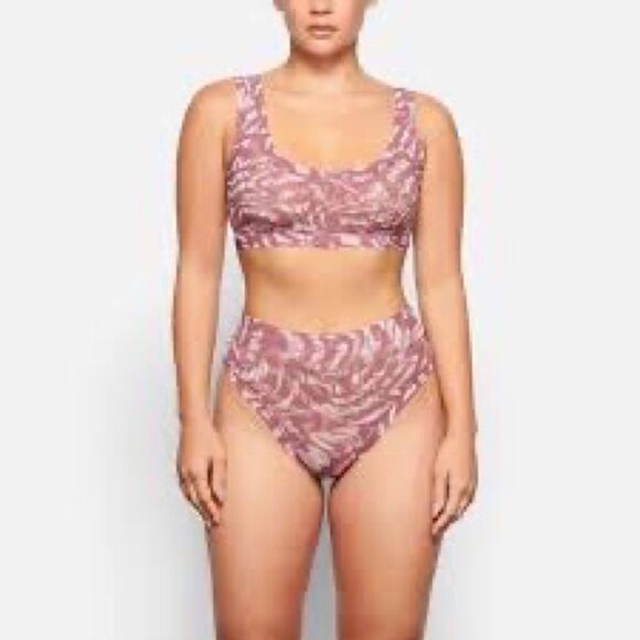 COPY - SKIMS bra - Picture 1 of 7
